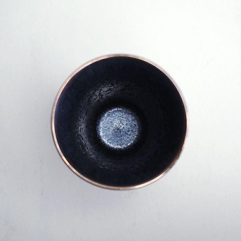 内側は釉薬の凹凸がありきめ細やかな泡立ちになります