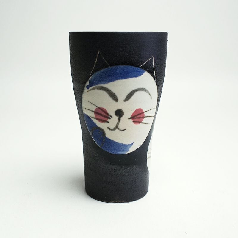 猫のカップルが描かれたカップです