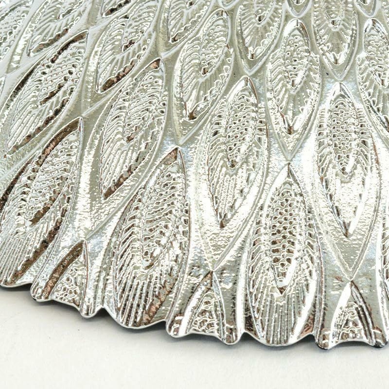 煌びやかな側面のシルバーです