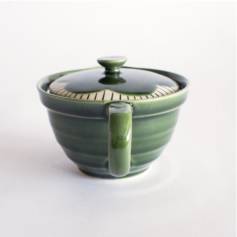 シンプルでスタイリッシュなポットです