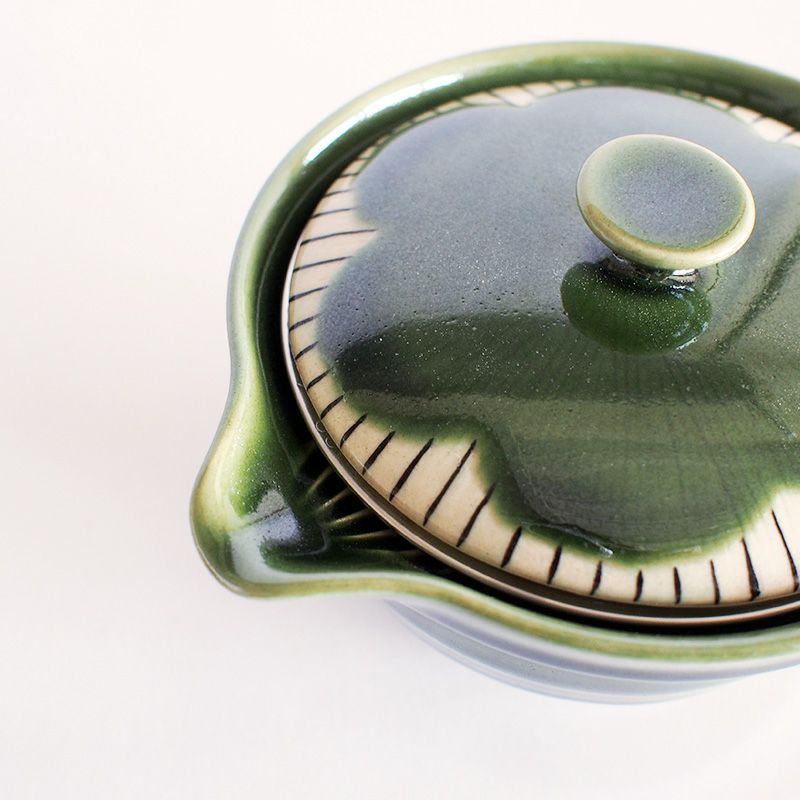 ポットのデザインにに馴染む注ぎ口