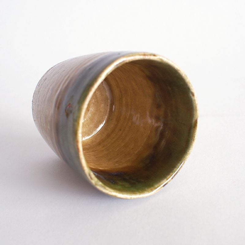 内側も表面同様に釉薬が掛け分けられています