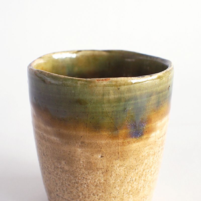 織部釉の窯変を味わえるうつわです