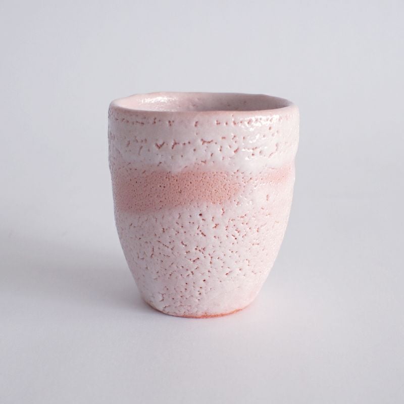 美濃桃山陶を背景とする陶食器ブランド「泥々(でいでい)」の湯呑です