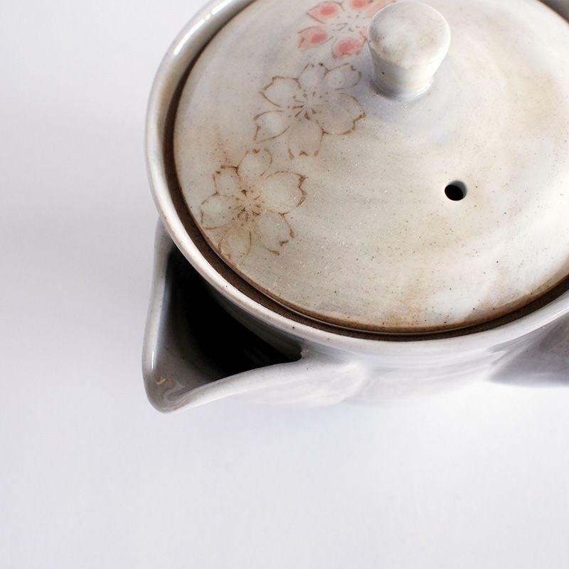 こぼれにくい注ぎ口です