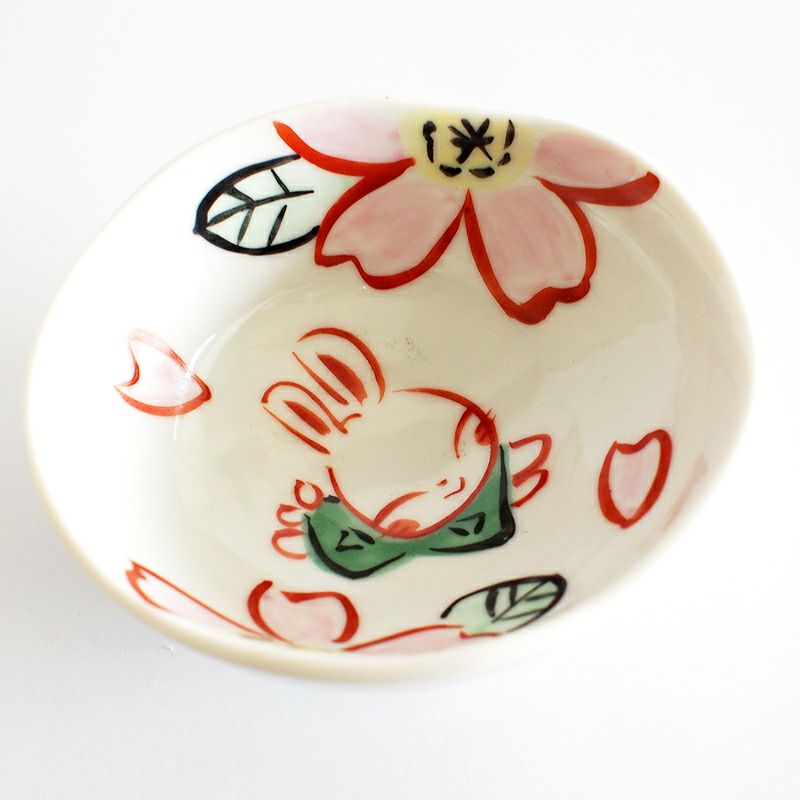 ひとつひとつ手描きで描かれています