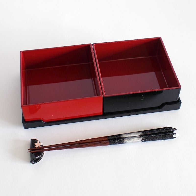 ご夫婦やカップルで迎える新年を、手軽だけれど本格的に彩る二段重です