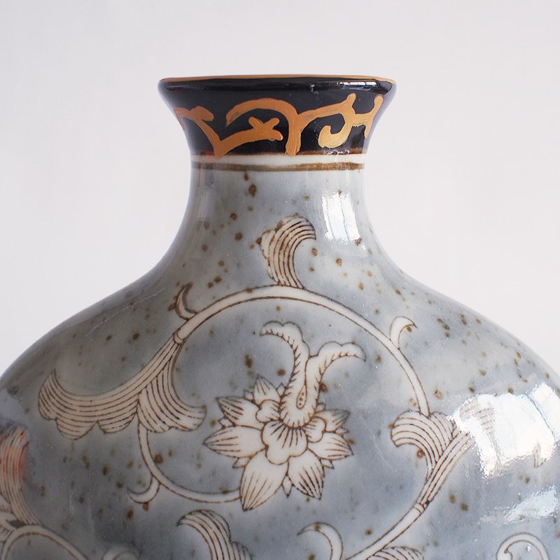 悠久の美を感じさせる絵柄です