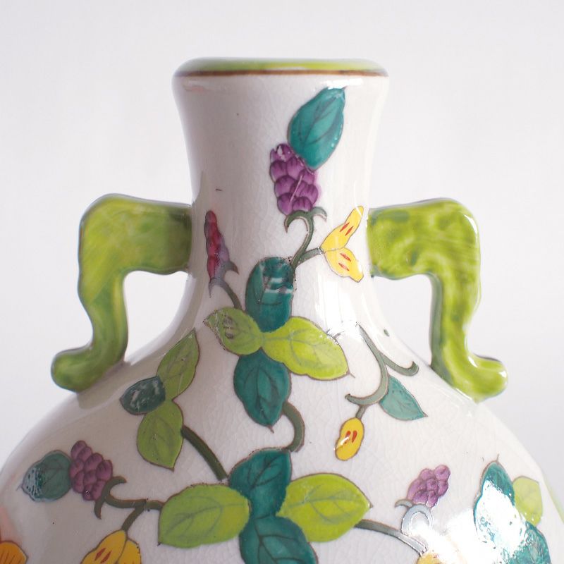 クラシカルな取っ手が付いたデザイン