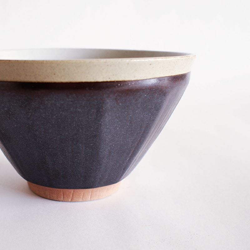 釉薬が掛け分けられています