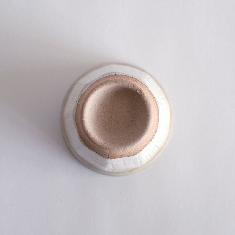 高台は素焼きになっています