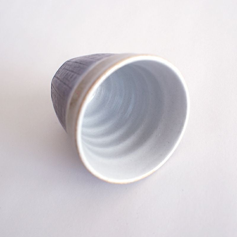 凹凸のある波模様