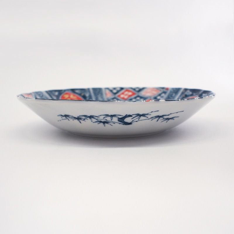 深皿なので煮物やパスタなどにも使えます