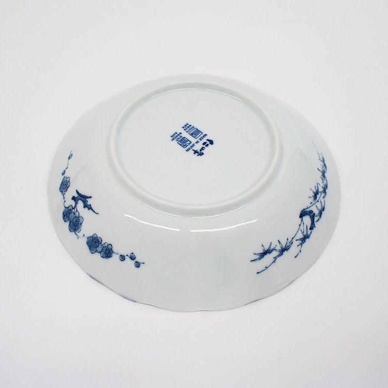 側面にも縁起のよい紋様が描かれています