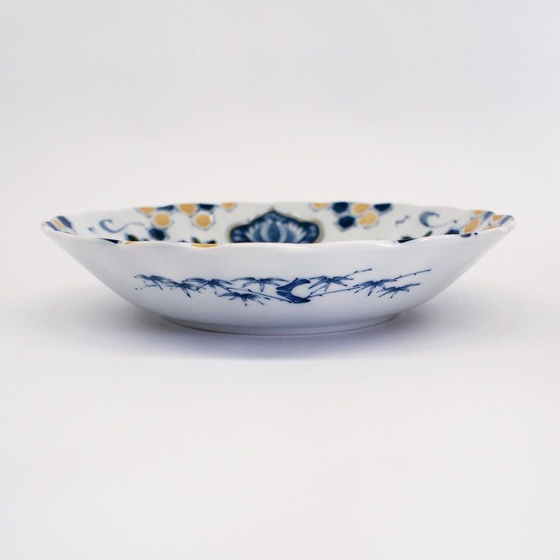 深皿なので煮物やパスタなどにも使えます