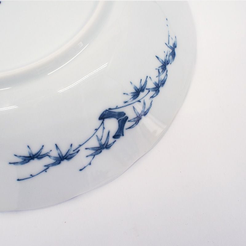 三方に異なる和絵柄が入ります