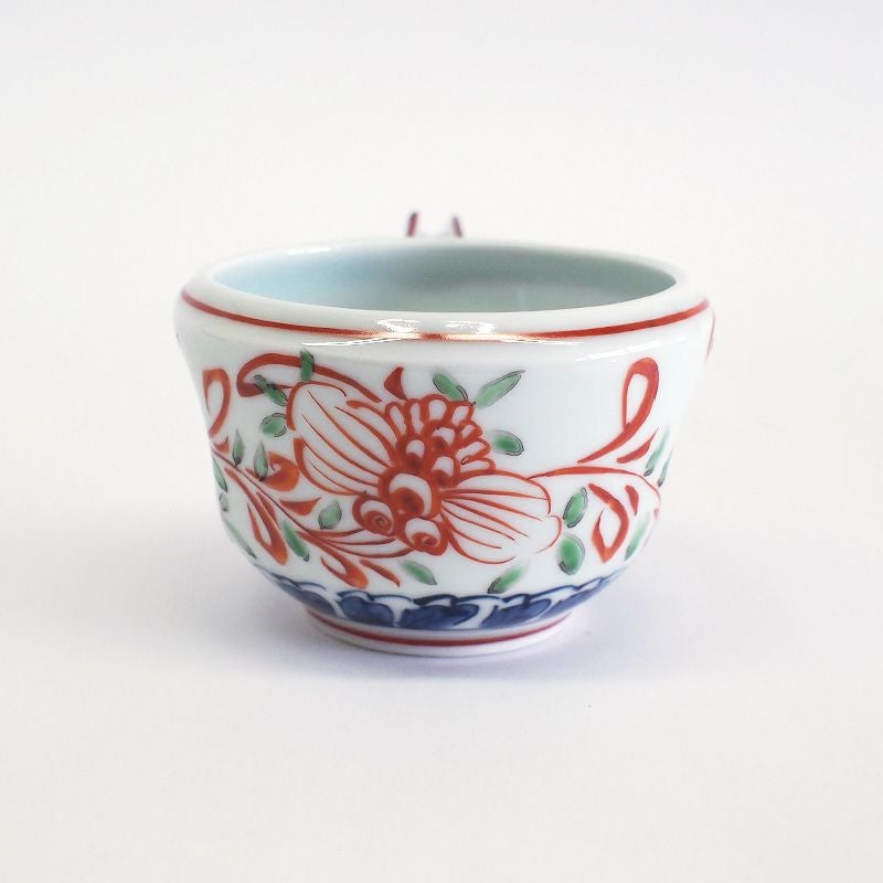 独特のタッチで描かれる呉須赤絵