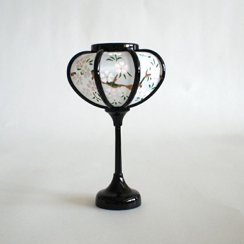 ぼんぼりが2つついています