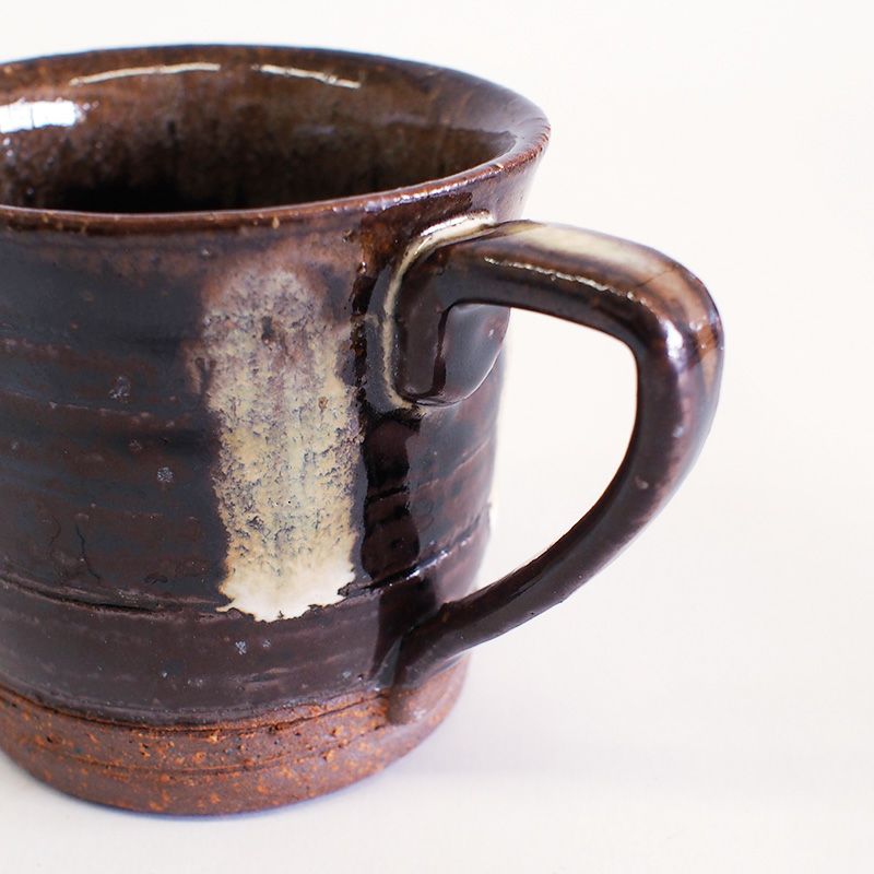 大きく持ちやすいハンドルです