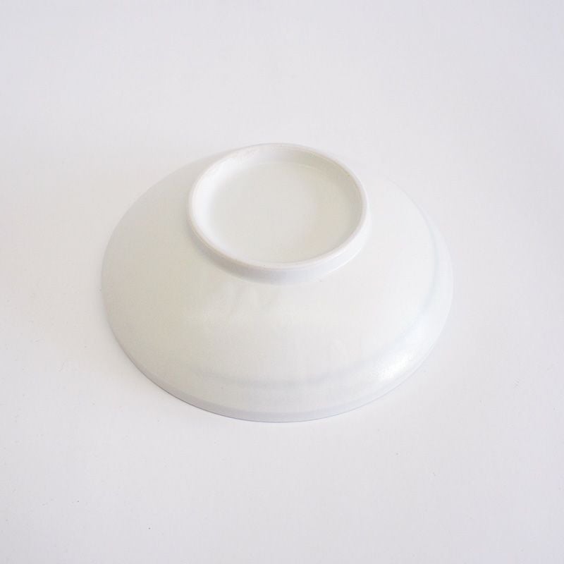 丸みのある品のある形状です