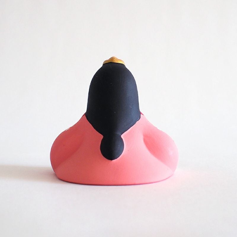 ぽってりとした後ろ姿です