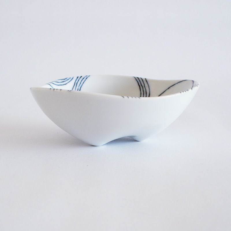 曲線を生かしたやさしい形状です