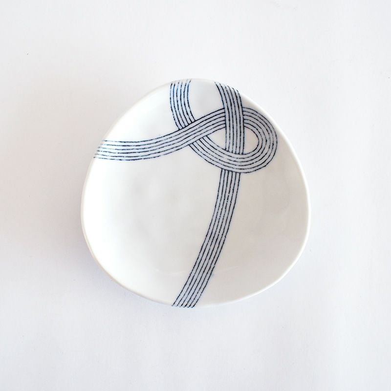 糸つむぎ三角皿 結