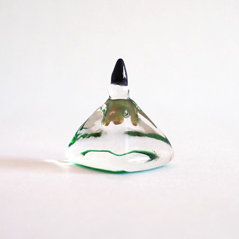 後ろ姿は透明に見えます