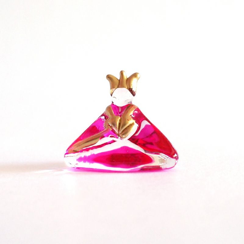 お雛様はピンクの着物