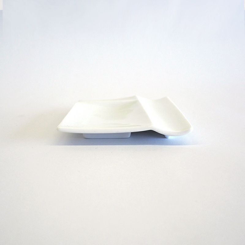 スタッキングもでき収納にも便利です