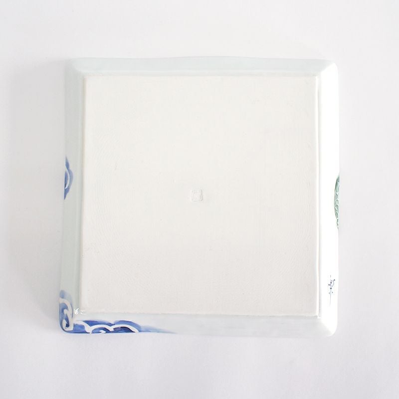 裏はざらついた素焼きになっています