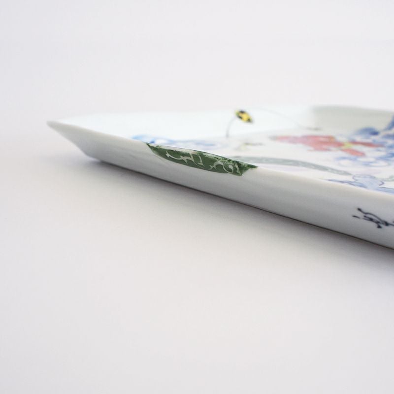 角皿ならではの余白を生かした盛り付けが楽しめます