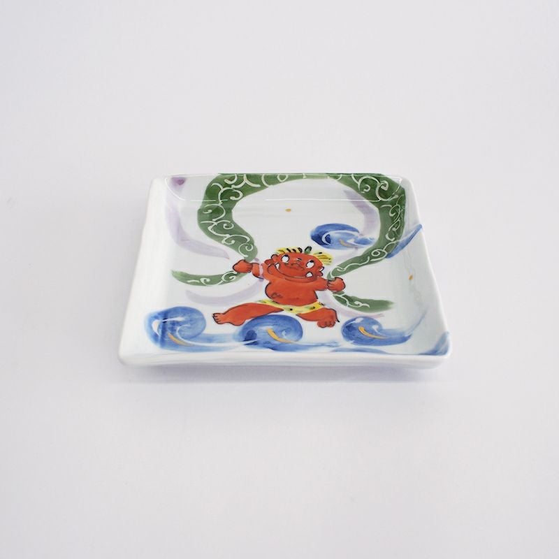 波佐見焼の「陶工房 楽」が作る手造りの角皿です