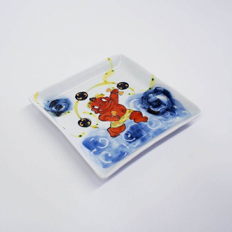 雷神に扮した鬼がユーモラスな角皿