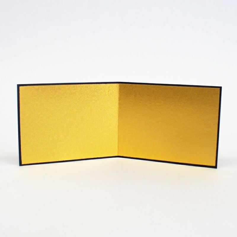 金の屏風がついています