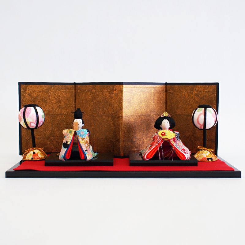 一つ一つ丁寧な手作業で作られています。