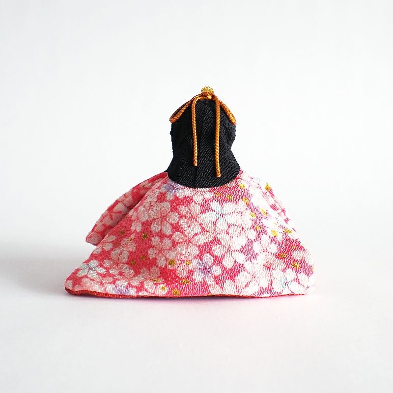 後ろ姿も華やかです