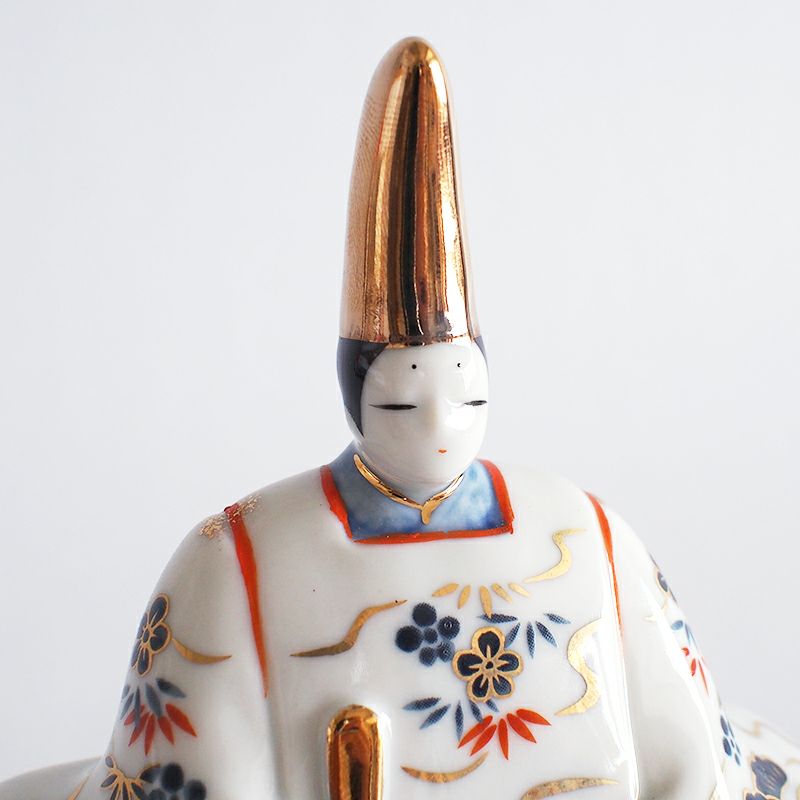 金色の烏帽子が印象的です