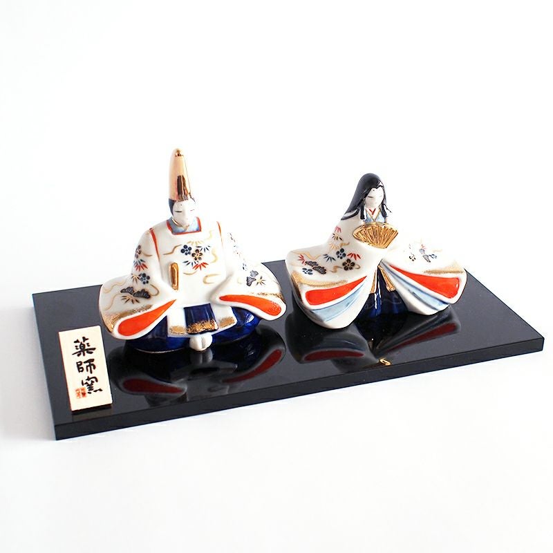 初節句やプレゼントにぴったりのコンパクトなお雛様です