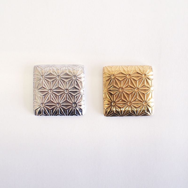 裏側にも紋様が刻まれています