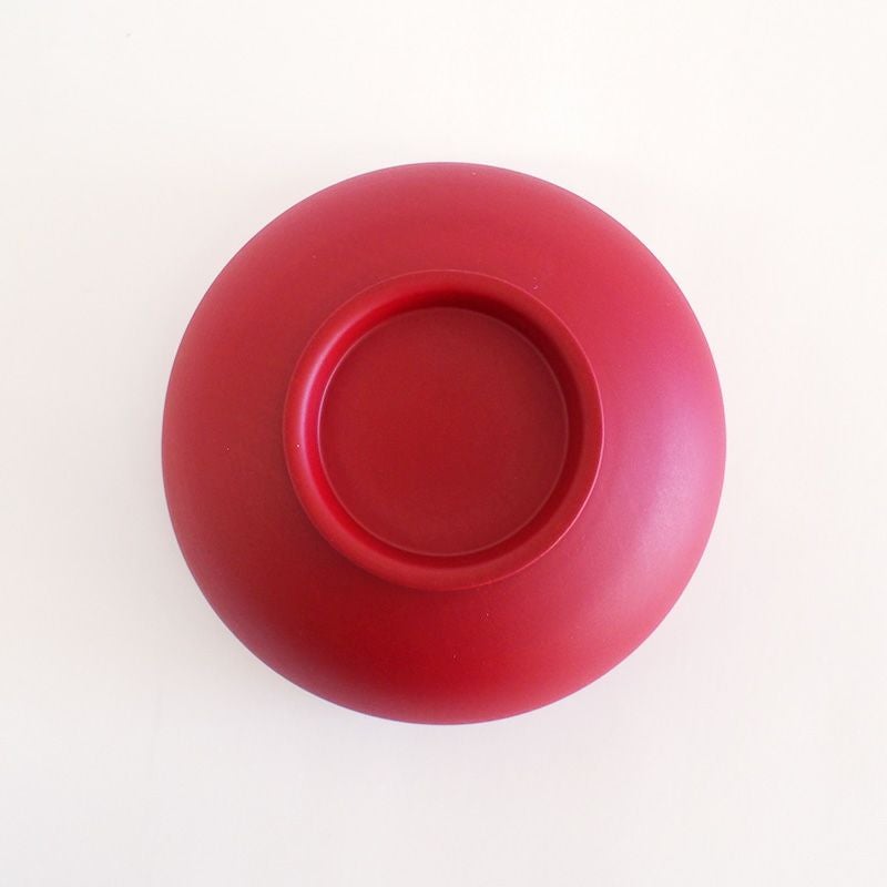 手に馴染みやすい形状です