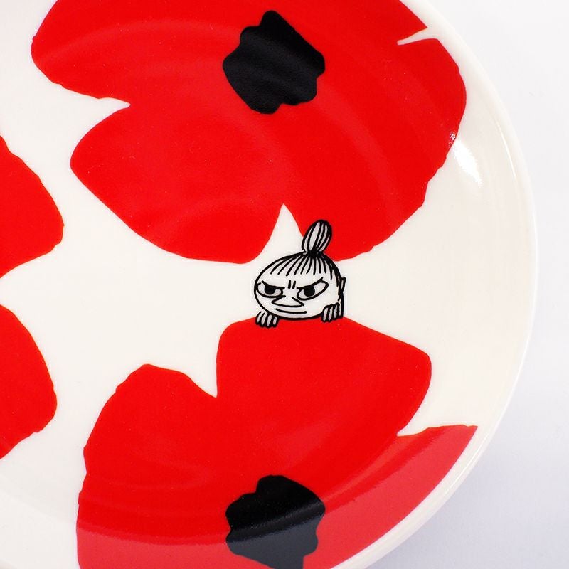 大きな花からミイがちょこんと顔をだしています