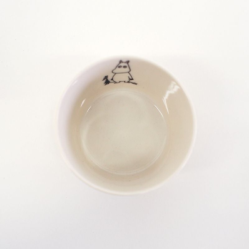 内側にムーミンが描かれています