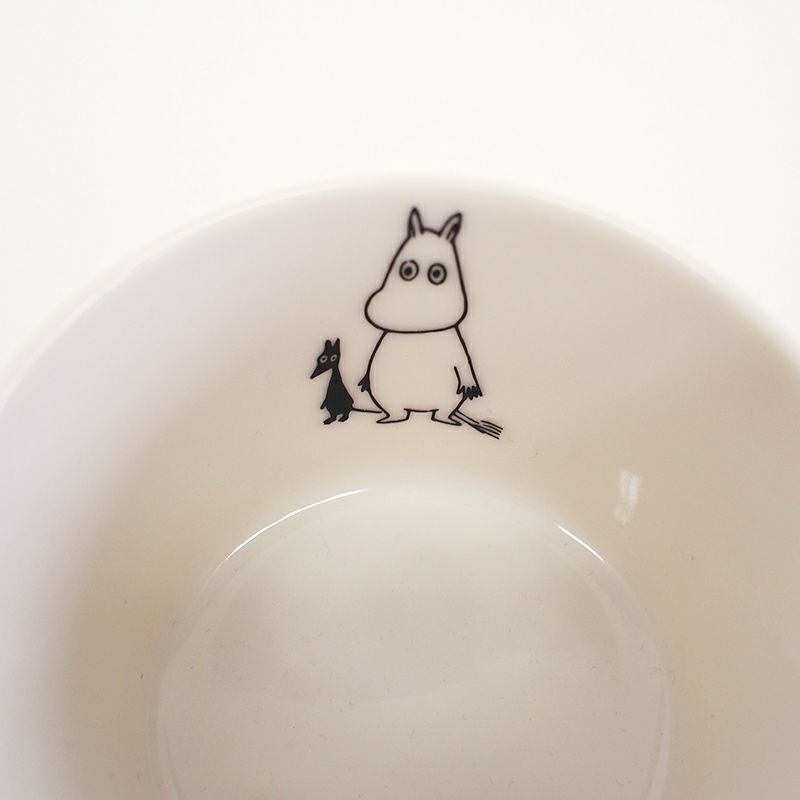 内側のムーミンがアクセントになっています