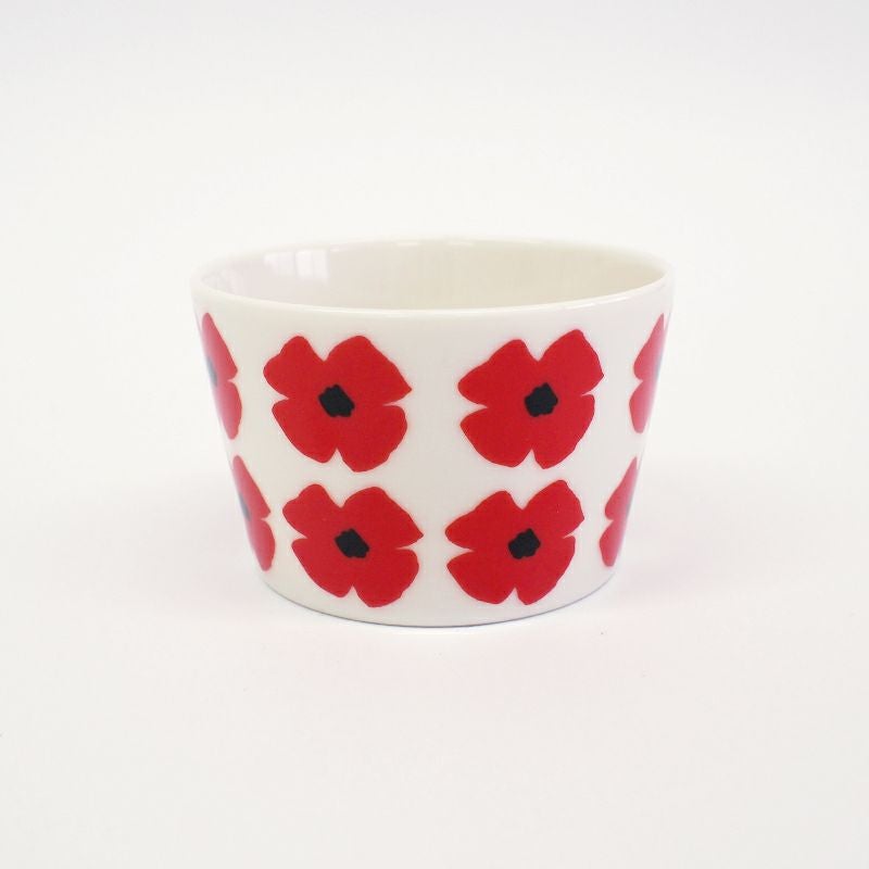 ビビットなカラーの花を大胆にデザインしました