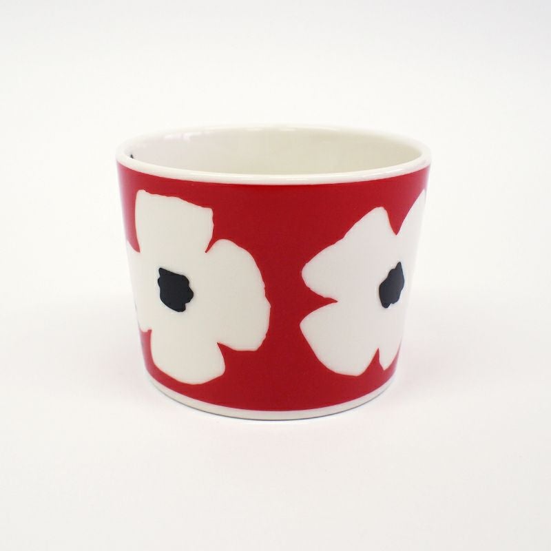 ビビットなカラーの花を大胆にデザインしました