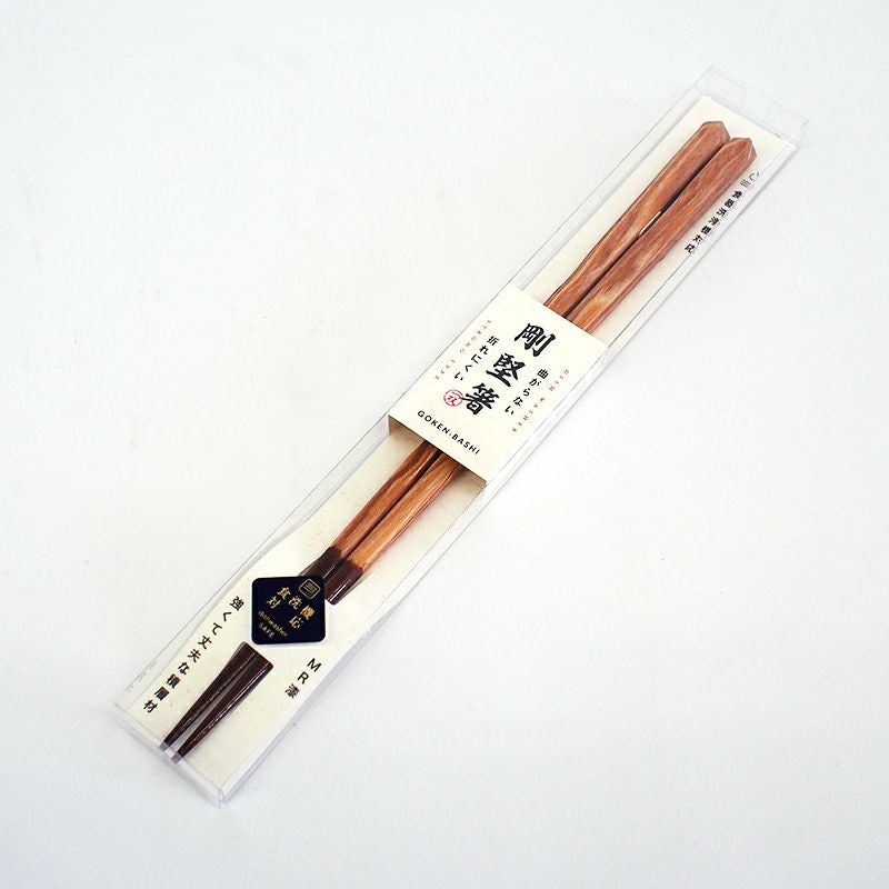 透明なケース入りです