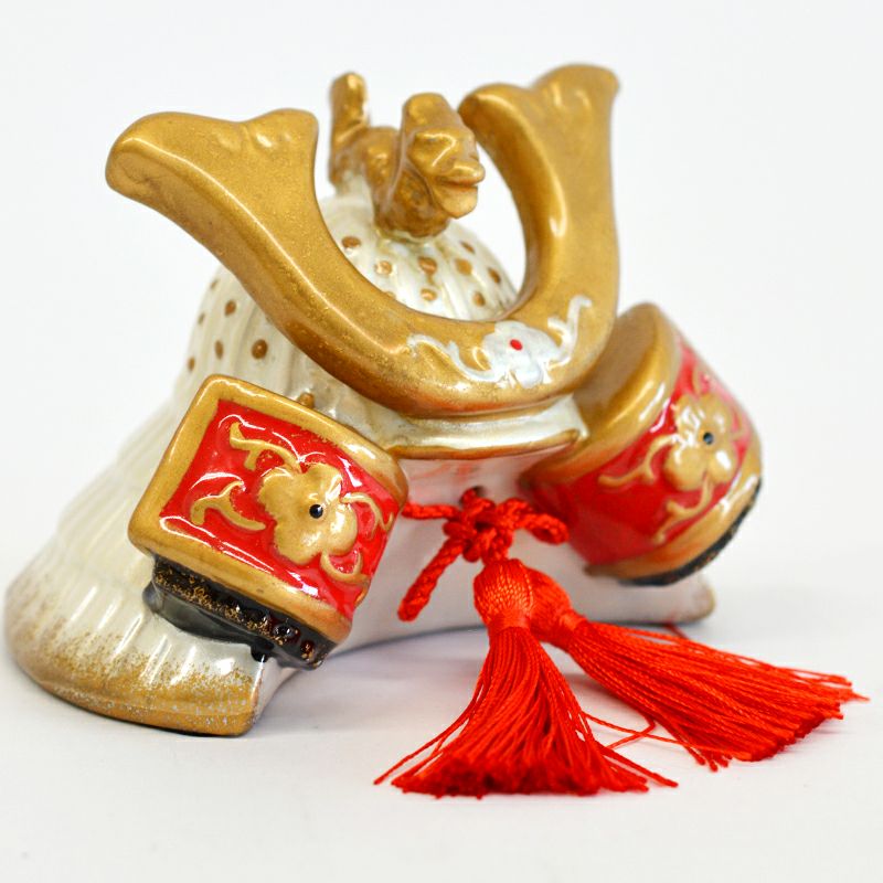 勝って兜の緒をしめよ！赤色が印象的な房かざり