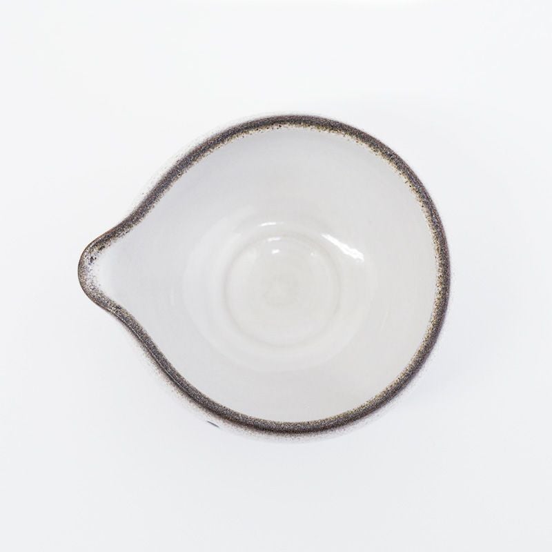 注ぎやすく液切れの良い片口