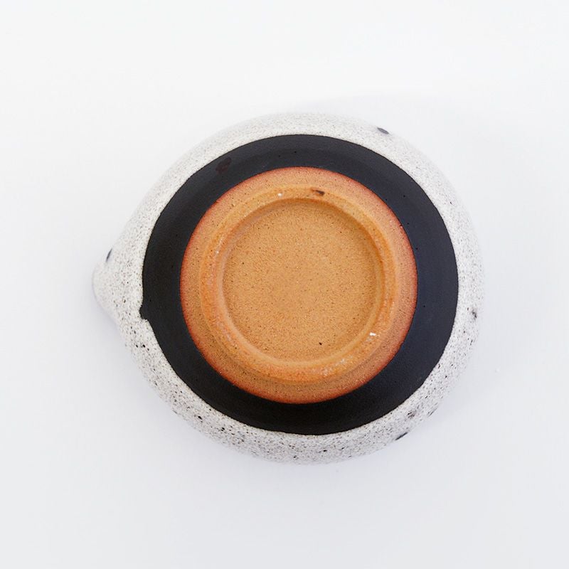 高台は素焼きになっています